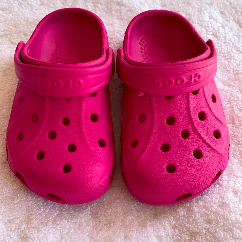 Toddler Pink Crocs Size 6-7